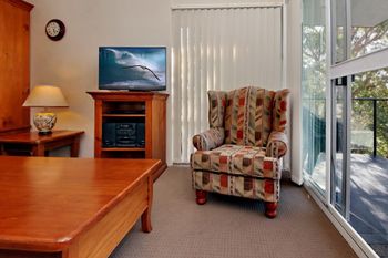 Sunset Towers Unit 11 / 25 Donald Street - Accommodation Asia 4