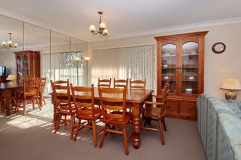 Sunset Towers Unit 11 / 25 Donald Street - Accommodation Asia 6