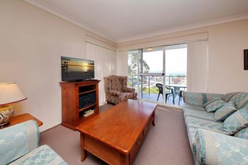 Sunset Towers Unit 11 / 25 Donald Street - Accommodation Asia 5