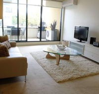 Executive Elwood Apartment