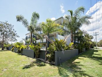 Shoal Bay Beachclub Level 1 Bayside 12 - Accommodation Asia 2