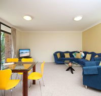 St George Unit 8 / 19 Weatherly Close - Accommodation Asia