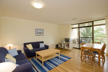 St George Unit 4 Nelson Bay - Accommodation Asia 0