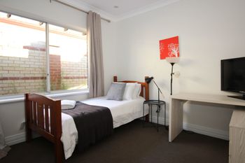Swan View Family Home - Accommodation Asia 0