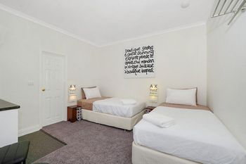 Spooky Hall Motel - Accommodation Asia 5