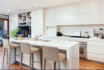 Stunning East Suburb Coastal Home H373 - Accommodation Asia 3