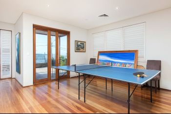 Stunning East Suburb Coastal Home H373 - Accommodation Asia 2