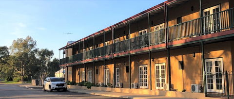Settlers Hotel York - Accommodation Asia 1