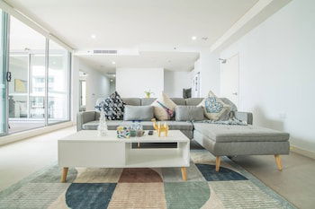 Stunning 1bed1bath Apartment@mascot - Accommodation Guide 0