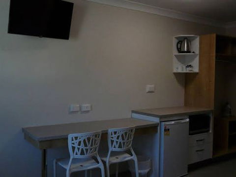BEST WESTERN CASTLE LODGE MOTEL - Accommodation Asia 1