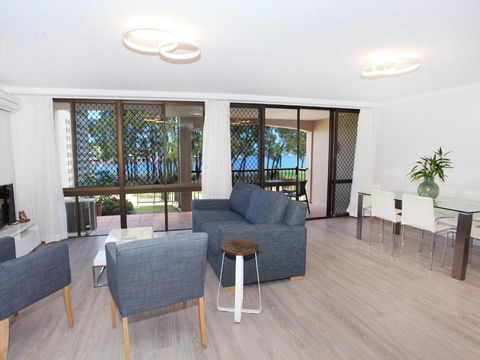 Beachport 14 Newly Renovated 2 Bedroom Apt On Parkyn Parade With Aircon - Accommodation Asia 1