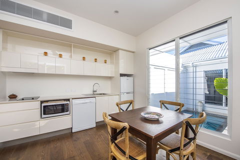 Reflections Villa 3 - Accommodation Guide 2
