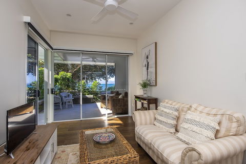 Reflections Villa 3 - Accommodation Guide 3