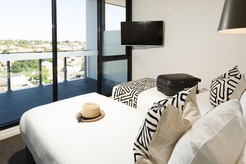 R Hotel Geelong - Accommodation Guide 2