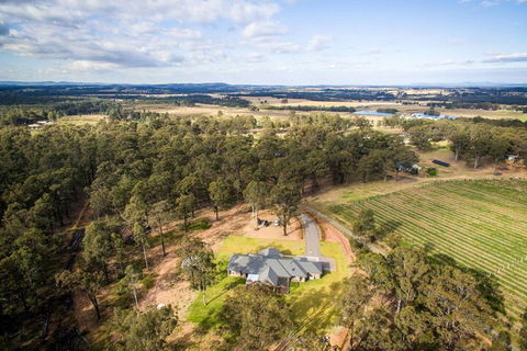Mirambeena - Accommodation Guide 0