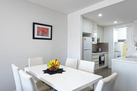 Astra Apartments Miller Street - Accommodation Asia 3
