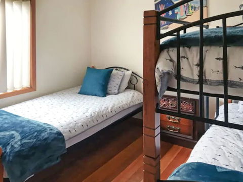 Home Near Shops & Beach - Accommodation Asia 0