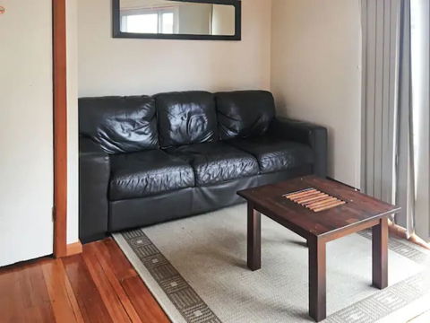 Home Near Shops & Beach - Accommodation Asia 2