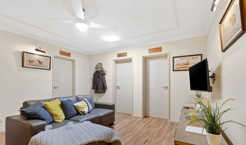 The Guesthouse - Accommodation Guide 5