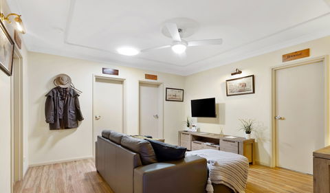 The Guesthouse - Accommodation Guide 6