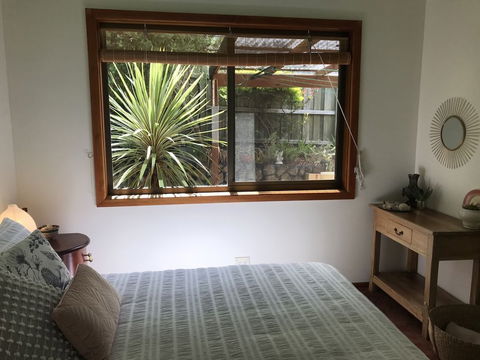 Beautiful Cottage, Ocean Views, Amazing Gardens, 12 Minute Walk To Beach - Accommodation Guide 3