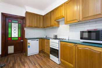 Spacious 3 Bedroom Minutes To CBD - Accommodation Asia 0