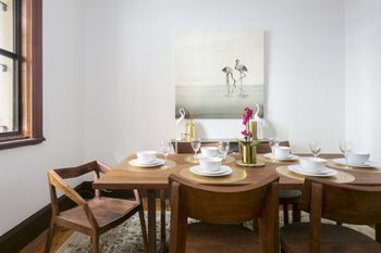 Spacious 3 Bedroom Minutes To CBD - Accommodation Asia 4
