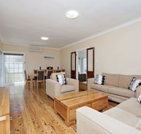 Longboard 11 Boulder Bay Road - Accommodation Asia