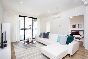 Designer Executive Apartment + Parking Near Train - Accommodation Guide 0