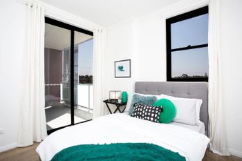 Designer Executive Apartment + Parking Near Train - Accommodation Guide 2