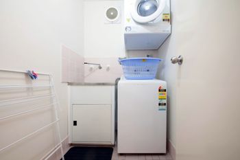 Carindale Unit 13 19 23 Dowling Street - Accommodation Asia 3
