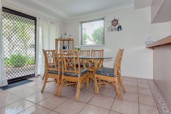Carindale Unit 13 19 23 Dowling Street - Accommodation Asia 2