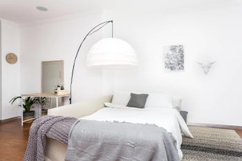 Beachside Apartment With Stunning Views & Parking - Accommodation Asia 2