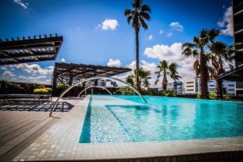 Modern Apartment With Pool & Spa - Accommodation Asia 0