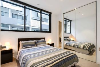 Modern Apartment With Pool & Spa - Accommodation Asia 2