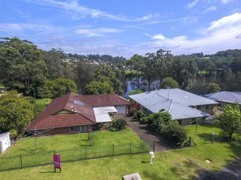 LAKEVIEW - Accommodation Guide 2