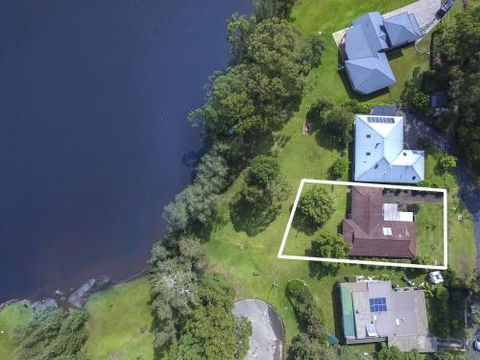 LAKEVIEW - Accommodation Guide 1