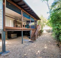 Modern 3 Bedroom Treehouse - Accommodation Asia