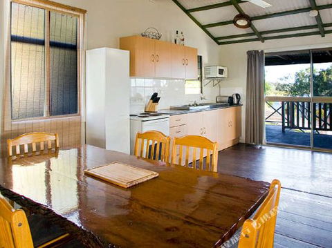 1770 Beach Accommodation Elliot Lodge - Accommodation Guide 3