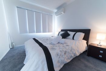1 Bedroom Gold Coast Beachside Apt W AC + Parking - Accommodation Asia 2