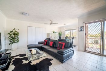 1 Bedroom Gold Coast Beachside Apt W AC + Parking - Accommodation Asia 3