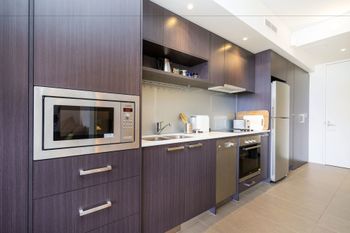 Executive Studio Inner City Apartment - Accommodation Guide 6