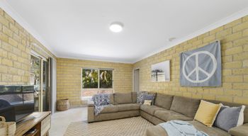 BEACHSIDE HIDEAWAY BONNY HILLS - Accommodation Asia 5
