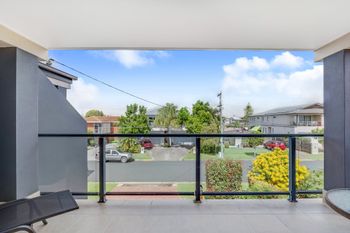 Paradise At The Point - Accommodation Guide 4