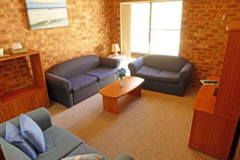 Dolphins Delight At Culburra Beach - Accommodation Guide 6