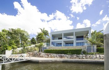 Gold Coast Luxury Waterfront House - Accommodation Asia 0