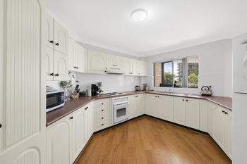 Mariners Apartment 18 - Accommodation Guide 1