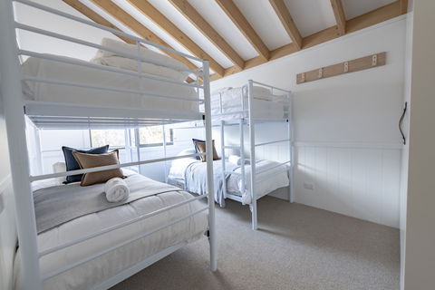 Discobulous 7 - Accommodation Guide 1