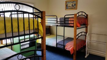 Redrocks Retreat - Accommodation Asia 4