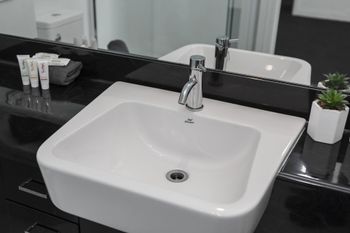 Heart Of Theatre District Pool & Gym - Accommodation Asia 5